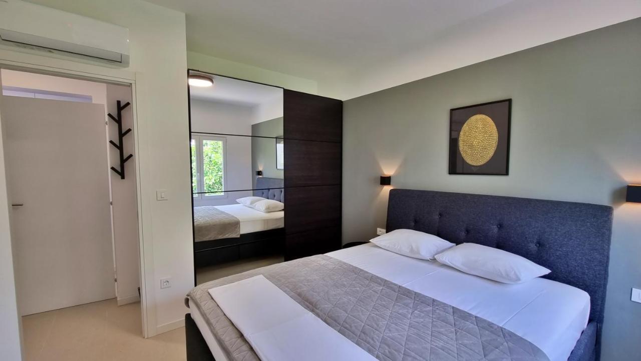 Apartment La Vie Omis Exterior photo